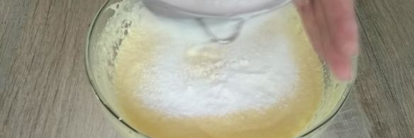 пирожные с клубникой и бананом