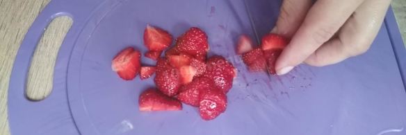 пирожные с клубникой и бананом