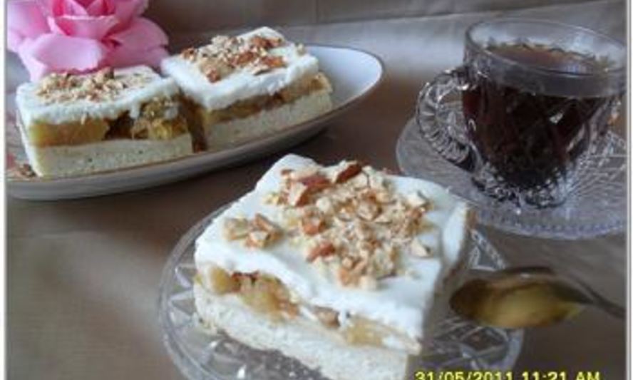 Рецепт пирожных с ревенем и яблоками