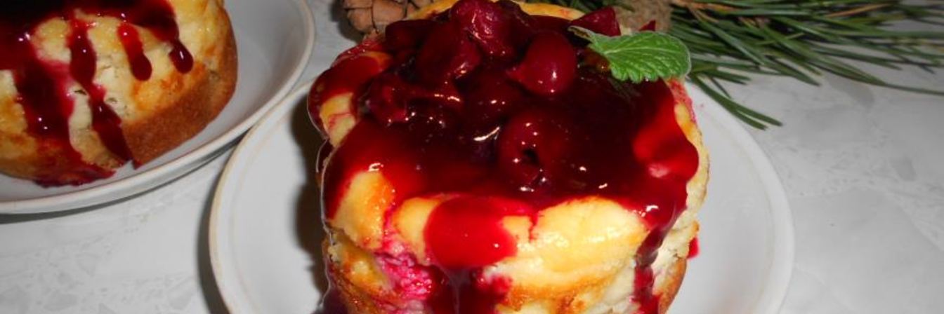 Пирожные с вишней и творожным кремом