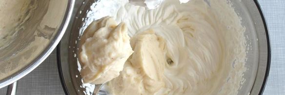 пирожные шу с тестом кракелин, заварным кремом дипломат и свежей малиной