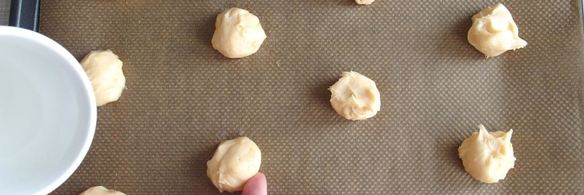 пирожные шу с тестом кракелин, заварным кремом дипломат и свежей малиной