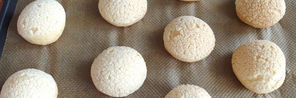 пирожные шу с тестом кракелин, заварным кремом дипломат и свежей малиной