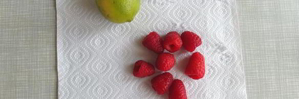 пирожные шу с тестом кракелин, заварным кремом дипломат и свежей малиной