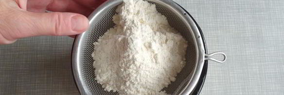 пирожные шу с тестом кракелин, заварным кремом дипломат и свежей малиной