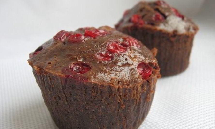 Рецепт шоколадна-сырного пирожного с брусникой