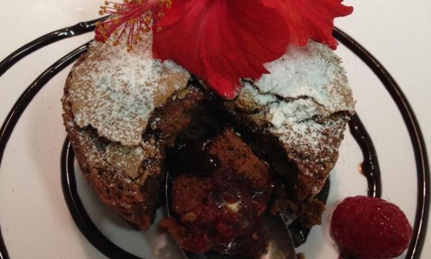 Рецепт шоколадного пирожного с малиной