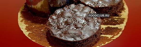 шоколадное пирожное