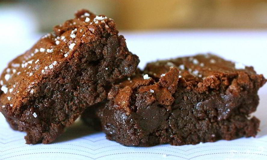 Рецепт шоколадных пирожных с солью