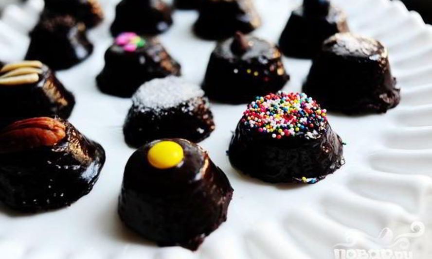 Рецепт шоколадных пирожных в сливочной глазури