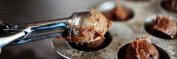 шоколадные пирожные в сливочной глазури