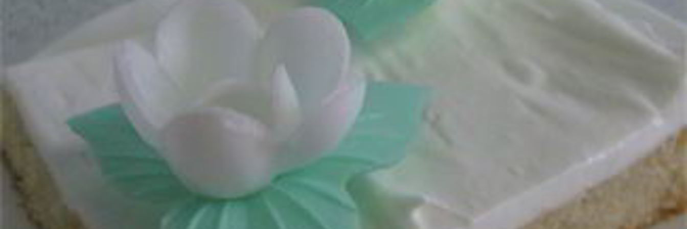 Цветущие пирожные