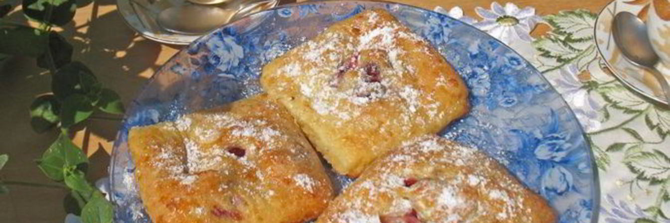 Творожные пирожные с вишней