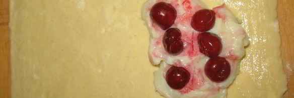 творожные пирожные с вишней