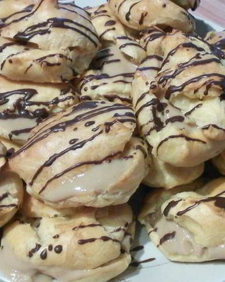 Заварное пирожное с легким пудинговым кремом Капучино