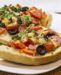 Пицца с помидорами