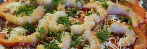 домашняя пицца с креветками и сыром