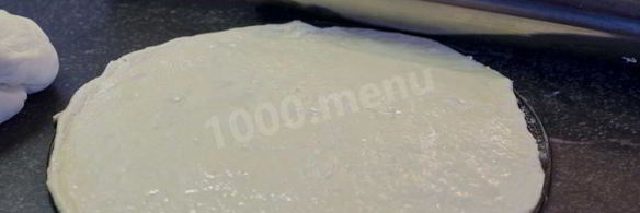 домашняя пицца с креветками и сыром