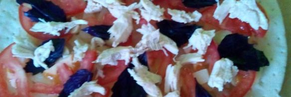 гавайская пицца с ананасами и курицей