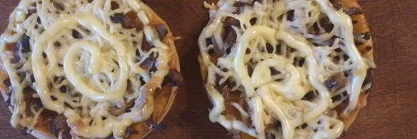 мини-пиццы с грибами