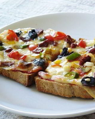 Пицца из черствого хлеба