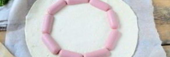 пицца из сосисок в тесте