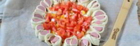 пицца из сосисок в тесте