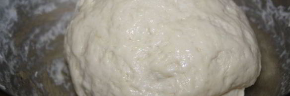 пицца мясная с пастромой и сыровяленым окороком