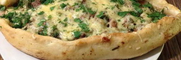 пицца по-турецки с огуречным соусом