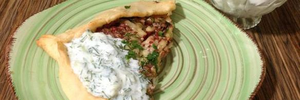 пицца по-турецки с огуречным соусом