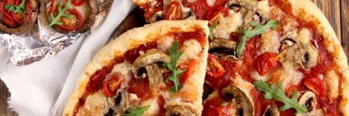 Пицца с грибами и сыром