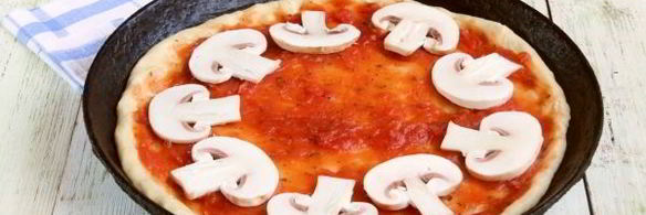 пицца с грибами и сыром