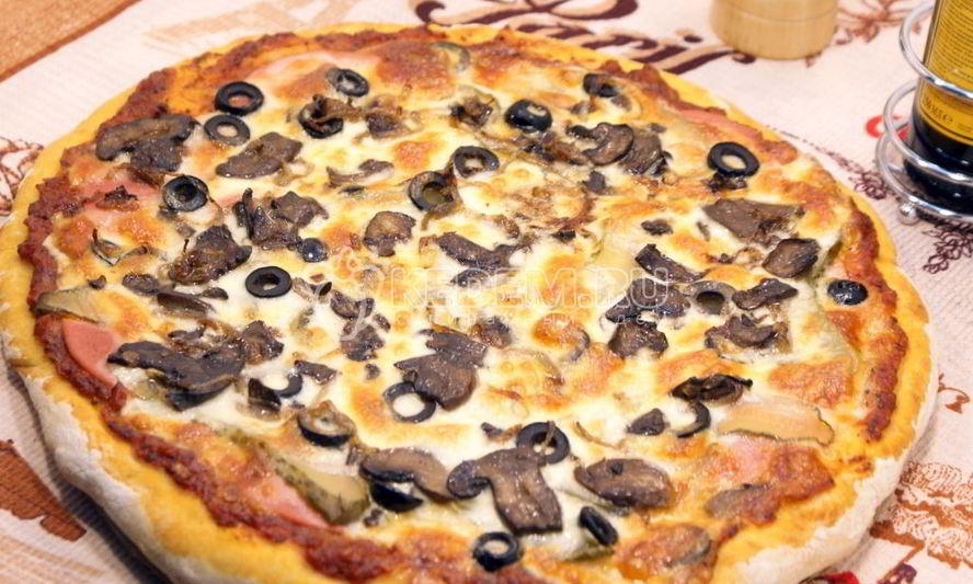 Рецепт пиццы с колбасой и грибами