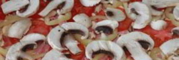 пицца с колбасой и шампиньонами