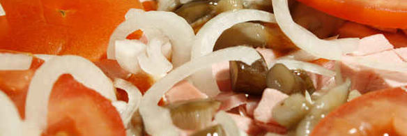 пицца с колбасой