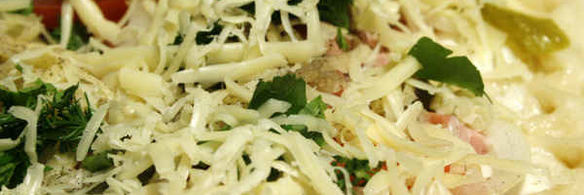 пицца с колбасой