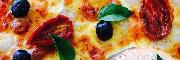 пицца с креветками и семгой