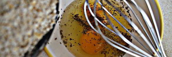 пицца с морепродуктами на основе из брокколи