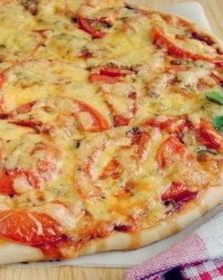 Пицца с шампиньонами и куриным фаршем