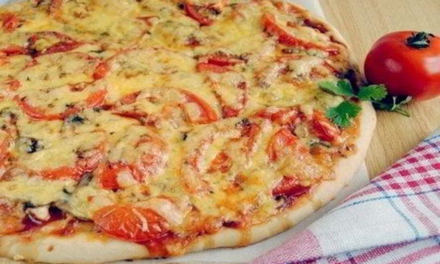 Рецепт пиццы с шампиньонами и куриным фаршем