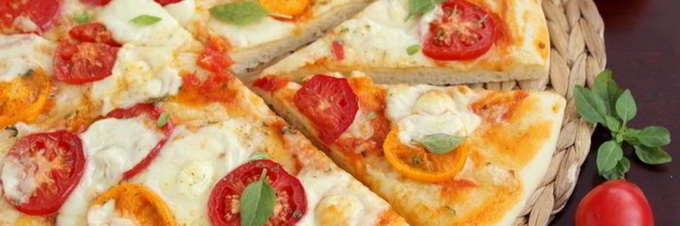 Пицца с сыром скаморца