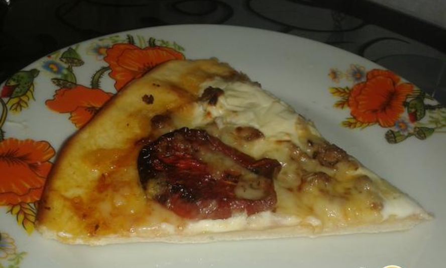 Рецепт пиццы с вялеными помидорками и сливочным сыром