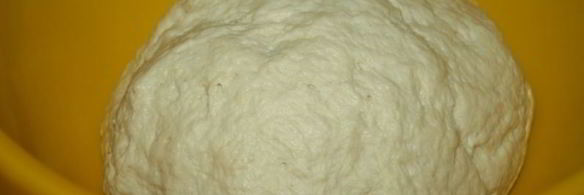 пицца салями пеперони с домашним томатным соусом