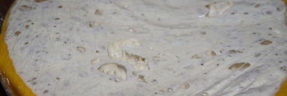 пицца салями пеперони с домашним томатным соусом