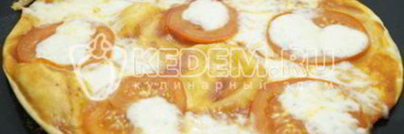 тонкая пицца с моцареллой