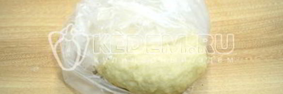 тонкая пицца с моцареллой