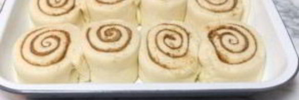 рулетики с корицей и глазурью
