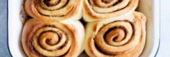 рулетики с корицей и глазурью