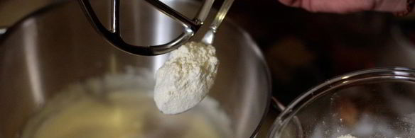 бисквитная шарлотка