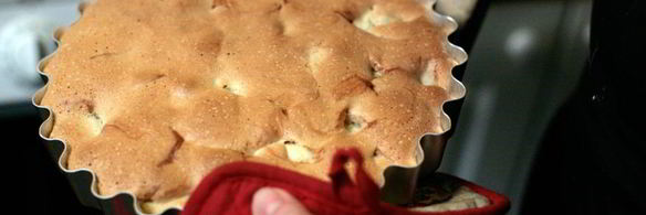 бисквитная шарлотка